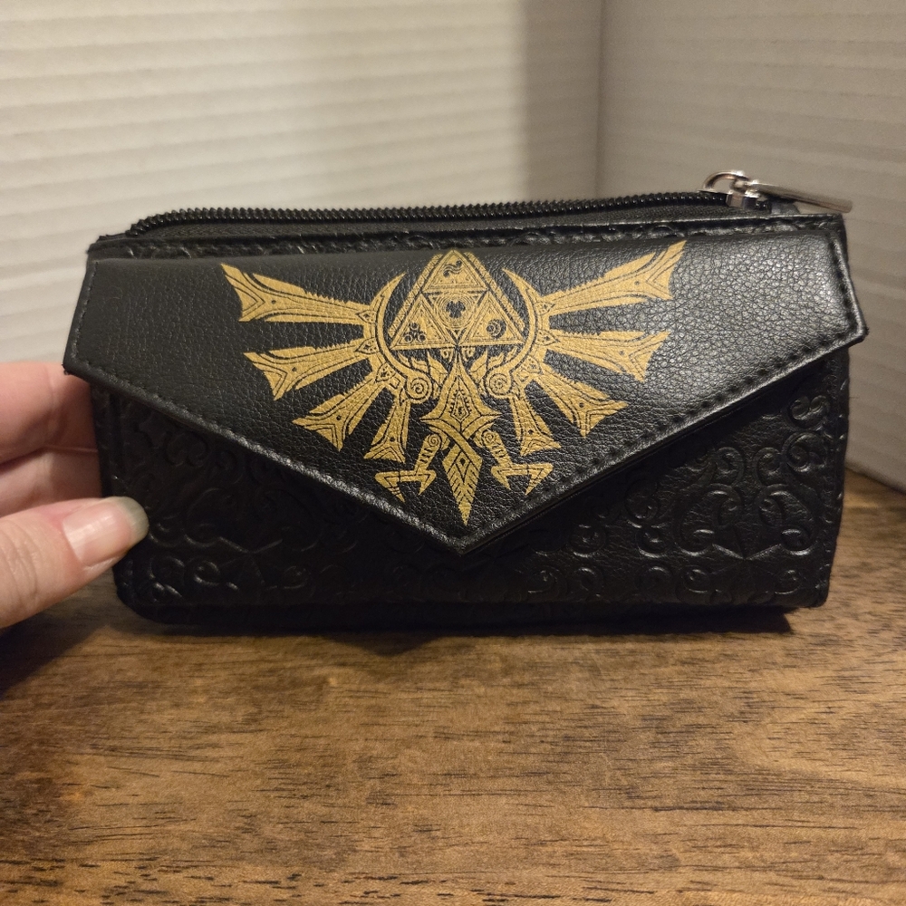 Nintendo Zelda Black and Gold Graphic Textured Faux Leather Wallet